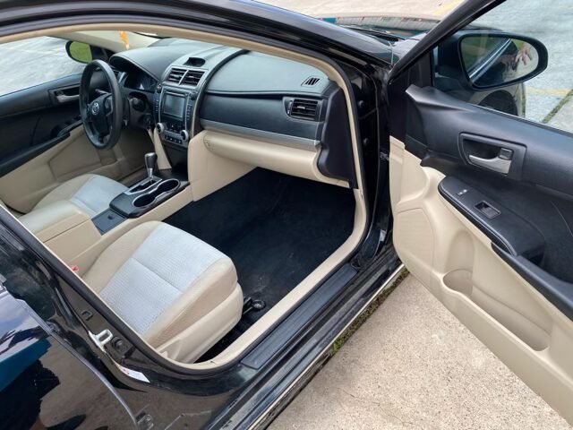 2012 Toyota Camry LE - Photo 7
