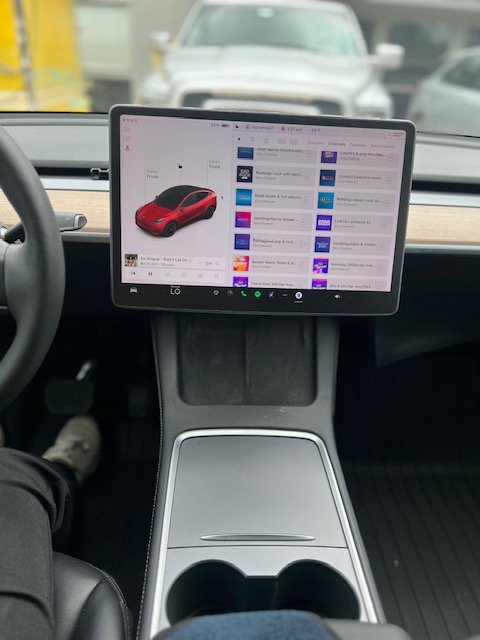 2021 Tesla Model Y Long Range - Photo 11